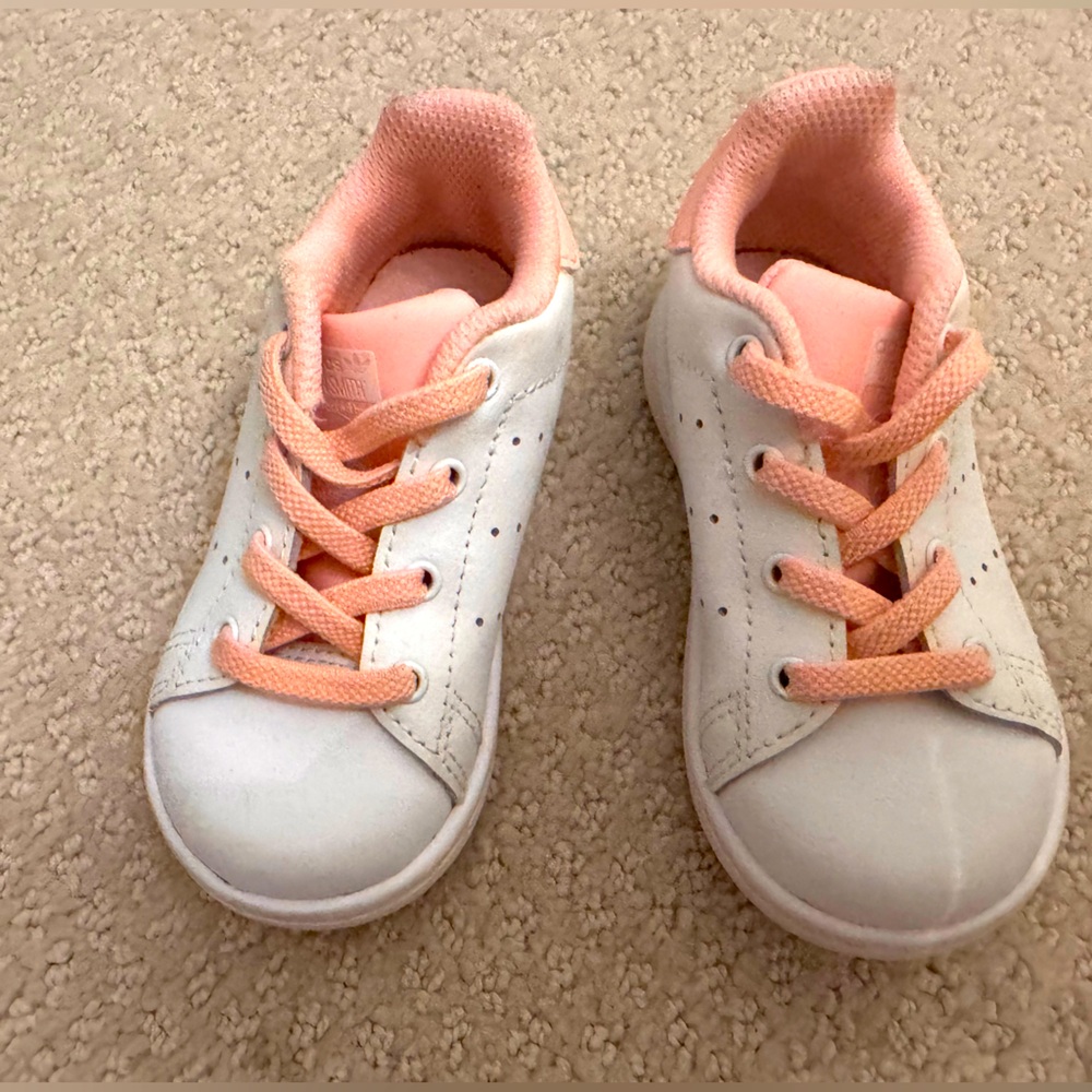 Adidas Stan Smith toddler sneakers. Worn once!